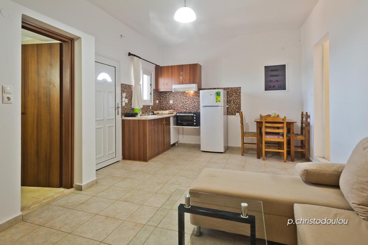 Albatros Studios & Apartments Lefkos  Buitenkant foto